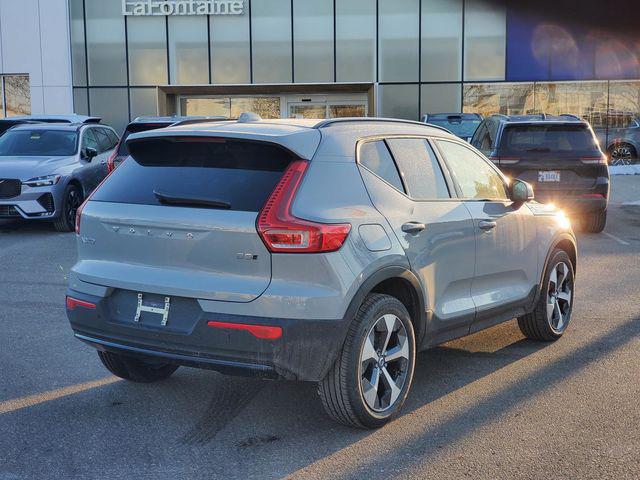 2026 Volvo XC40 Plus, B5 AWD Gas (mild hybrid), Dark