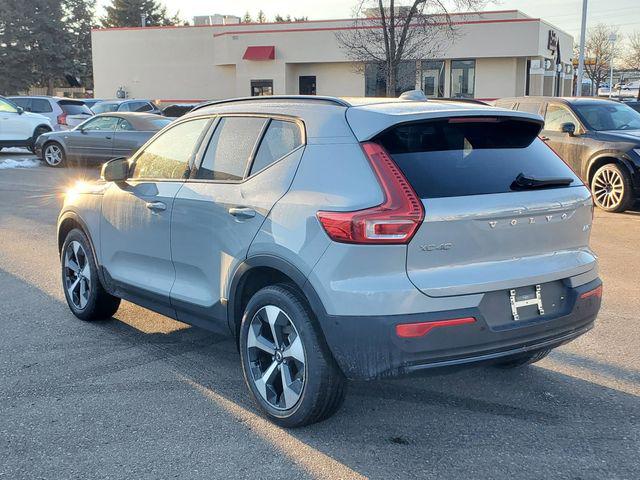 2026 Volvo XC40 Plus, B5 AWD Gas (mild hybrid), Dark