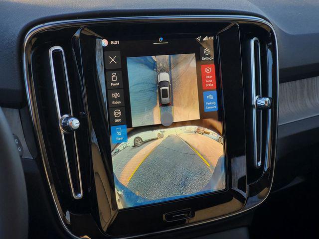 2026 Volvo XC40 Plus, B5 AWD Gas (mild hybrid), Dark