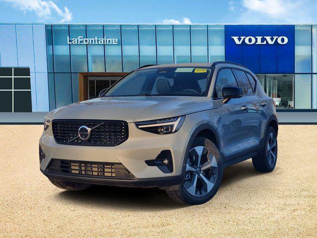 2026 Volvo XC40 Plus, B5 AWD Gas (mild hybrid), Dark for sale in Farmington Hills, MI