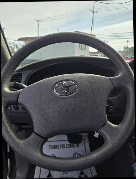 2003 Toyota Sequoia SR5 V8