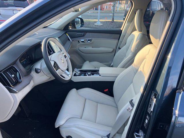 2026 Volvo XC90 Ultra Dark Theme, B6 AWD Gas (mild hybrid), Gasoline, 6 Seats