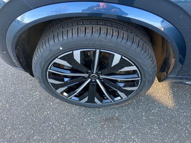 2026 Volvo XC90 Ultra Dark Theme, B6 AWD Gas (mild hybrid), Gasoline, 6 Seats