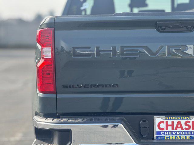 2026 Chevrolet Silverado 1500 4WD Crew Cab Standard Bed LT