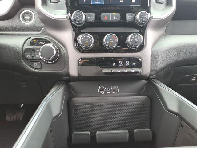 2026 Ram 1500 Express Crew Cab 4x4 5'7" Box