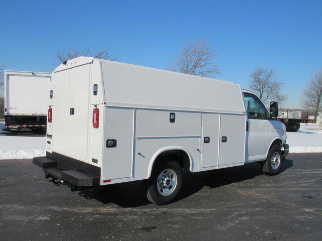 2025 GMC Savana Cutaway Work Van
