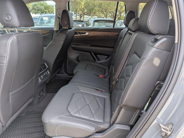 2026 Volkswagen Atlas SE with Technology