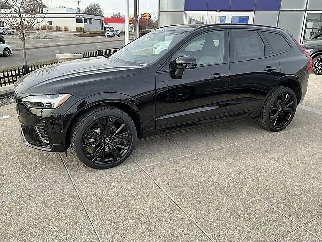 2026 Volvo XC60 B5 Ultra Black Edition