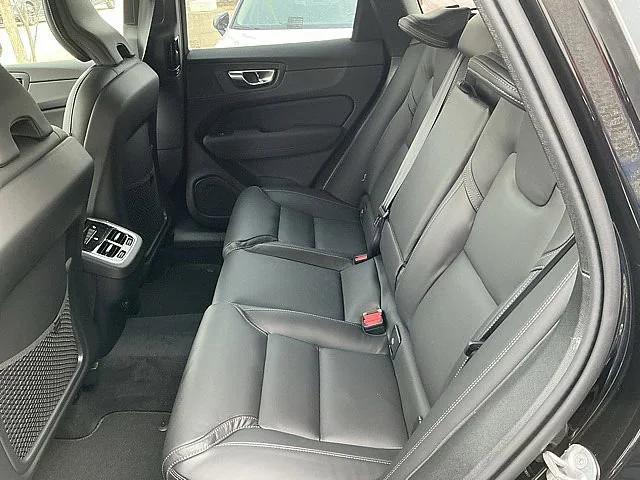 2026 Volvo XC60 B5 Ultra Black Edition