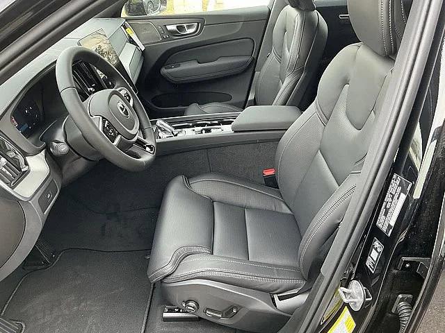 2026 Volvo XC60 B5 Ultra Black Edition