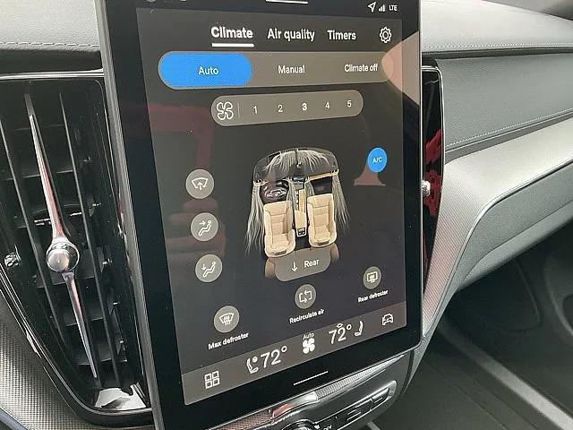 2026 Volvo XC60 B5 Ultra Black Edition