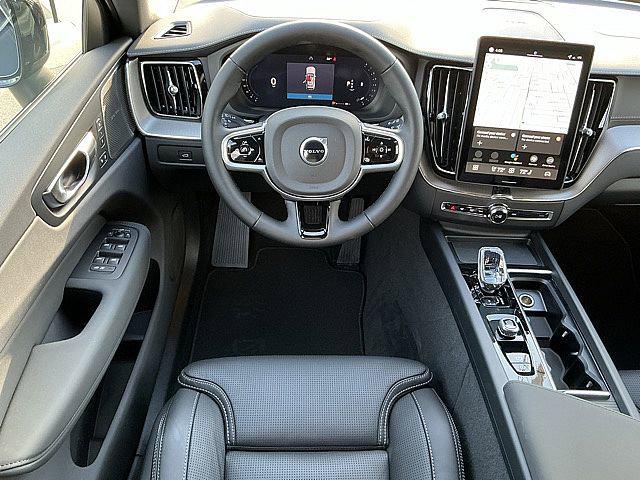 2026 Volvo XC60 B5 Ultra Black Edition