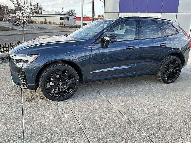 2026 Volvo XC60 B5 Ultra Black Edition