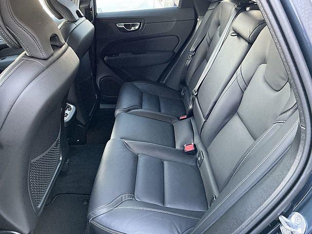 2026 Volvo XC60 B5 Ultra Black Edition