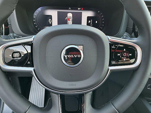 2026 Volvo XC60 B5 Ultra Black Edition
