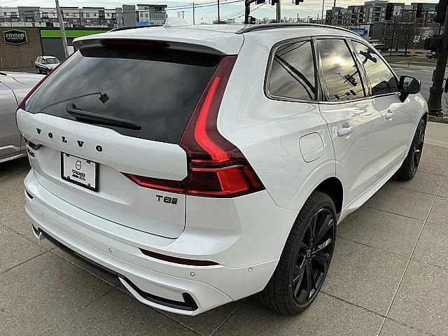 2026 Volvo XC60 Plug-In Hybrid Black Edition Ultra, T8 AWD Electric/Gasoline, Dark