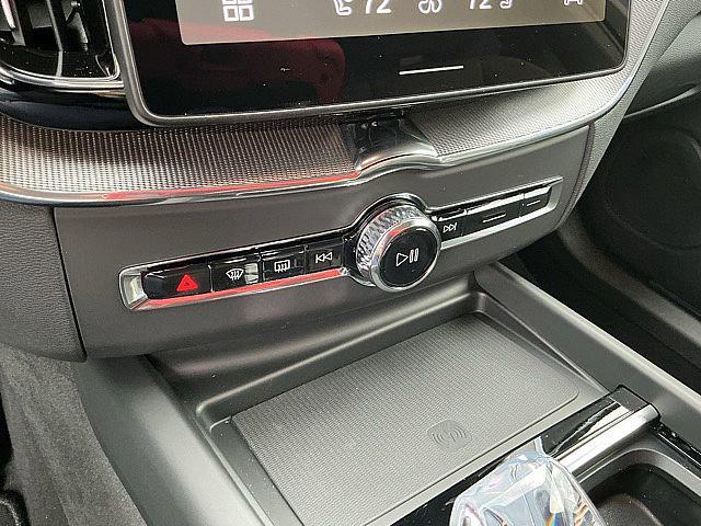 2026 Volvo XC60 Plug-In Hybrid Black Edition Ultra, T8 AWD Electric/Gasoline, Dark
