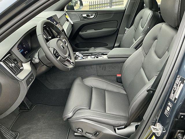 2026 Volvo XC60 Plug-In Hybrid Black Edition Ultra, T8 AWD Electric/Gasoline, Dark