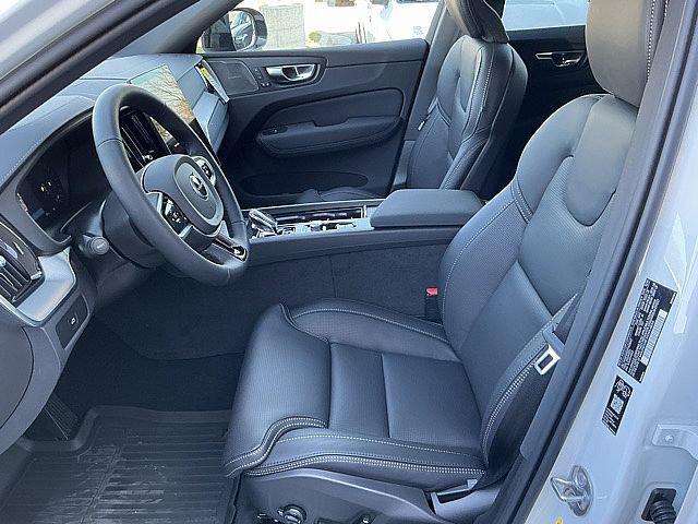 2026 Volvo XC90 Ultra Dark Theme, B6 AWD Gas (mild hybrid), Gasoline, 7 Seats