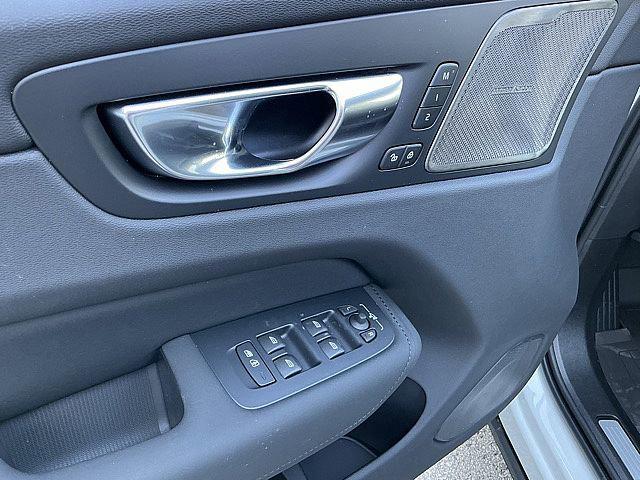 2026 Volvo XC90 Ultra Dark Theme, B6 AWD Gas (mild hybrid), Gasoline, 7 Seats