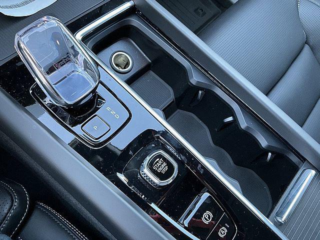 2026 Volvo XC90 Ultra Dark Theme, B6 AWD Gas (mild hybrid), Gasoline, 7 Seats