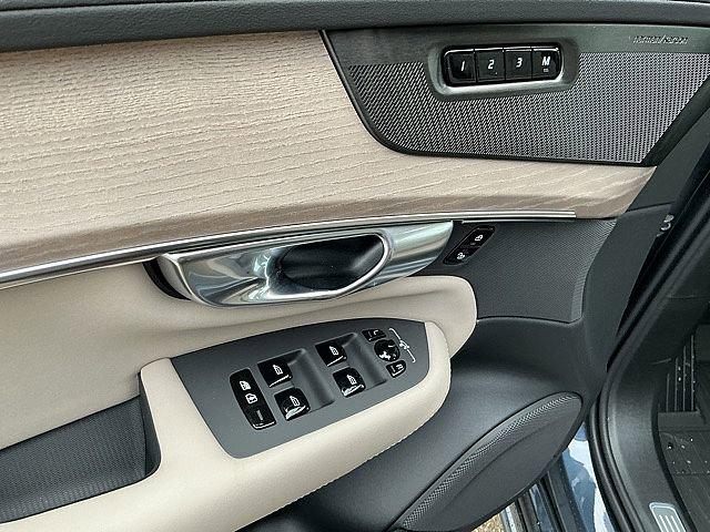 2026 Volvo XC90 Plus, B6 AWD Gas (mild hybrid), Gasoline, Bright, 7 Seats