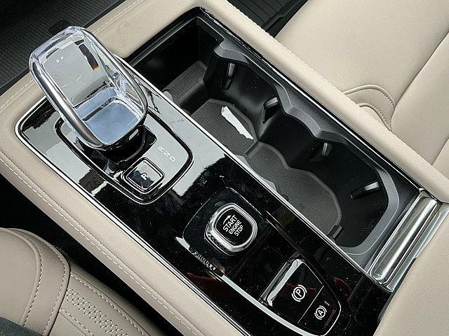2026 Volvo XC90 Plus, B6 AWD Gas (mild hybrid), Gasoline, Bright, 7 Seats