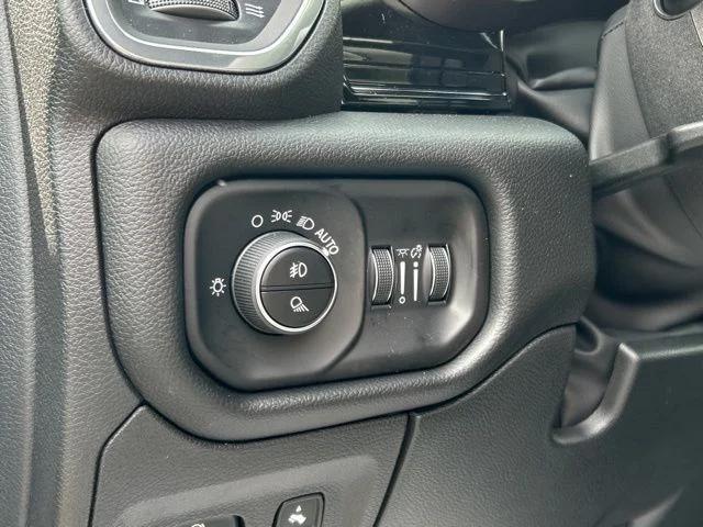 2026 Ram 1500 Laramie Crew Cab 4x4 5'7" Box