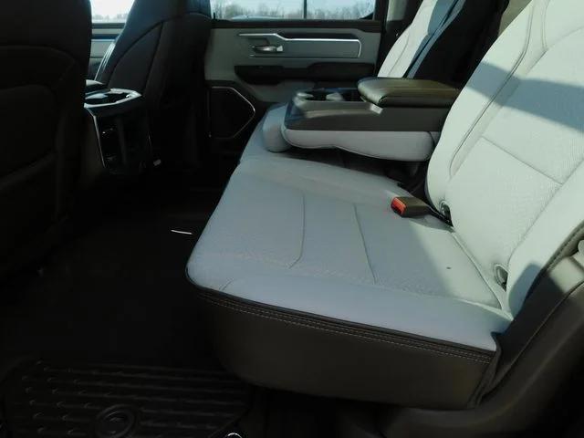 2026 Ram 1500 Laramie Crew Cab 4x4 5'7" Box