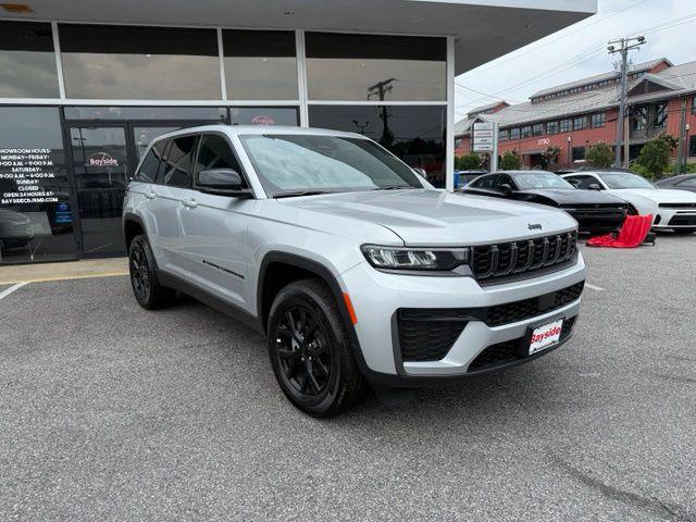 2026 Jeep Grand Cherokee GRAND CHEROKEE LAREDO ALTITUDE 4X4 2026 Jeep Grand Cherokee GRAND CHEROKEE LAREDO ALTITUDE 4X4