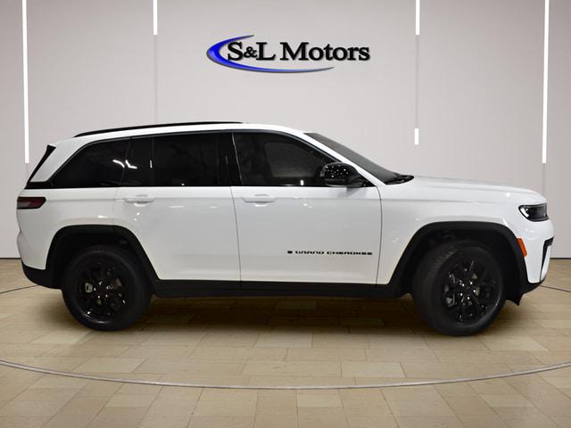 2026 Jeep Grand Cherokee Altitude 4x4