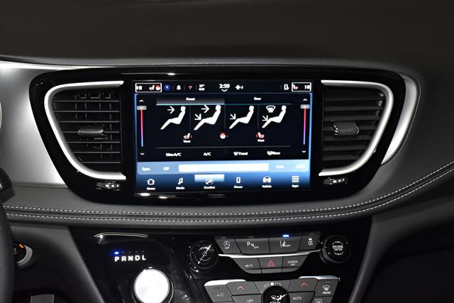 2026 Chrysler Pacifica Select AWD