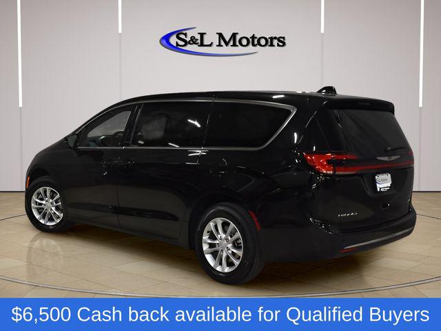2026 Chrysler Pacifica Select AWD