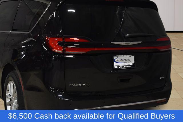 2026 Chrysler Pacifica Select AWD