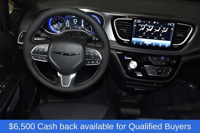 2026 Chrysler Pacifica Select AWD