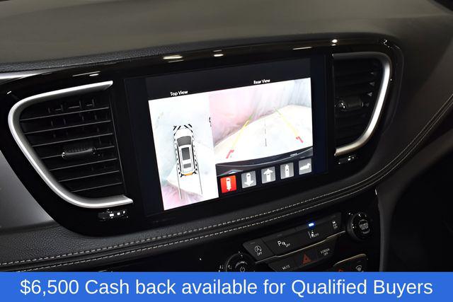 2026 Chrysler Pacifica Select AWD