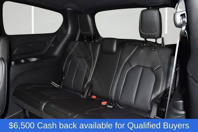 2026 Chrysler Pacifica Select AWD