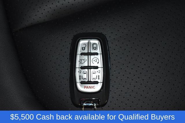 2026 Chrysler Pacifica Select AWD