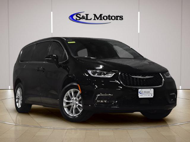 2026 Chrysler Pacifica Select AWD for sale in Pulaski, WI