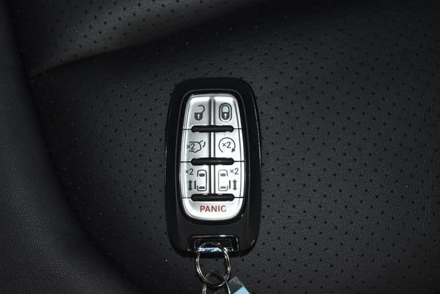 2026 Chrysler Pacifica Select AWD
