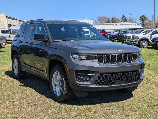 2026 Jeep Grand Cherokee GRAND CHEROKEE LAREDO X 4X4