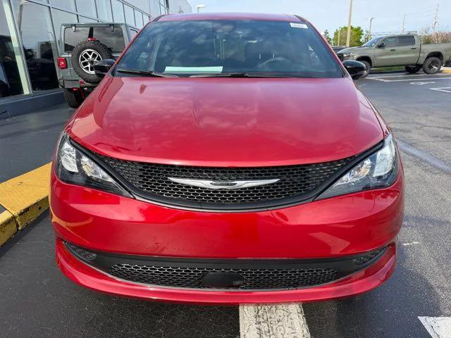 2026 Chrysler Voyager VOYAGER LX