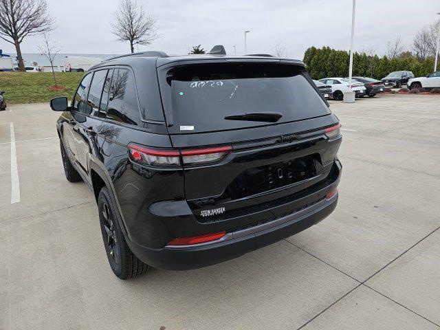 2026 Jeep Grand Cherokee Altitude 4x4