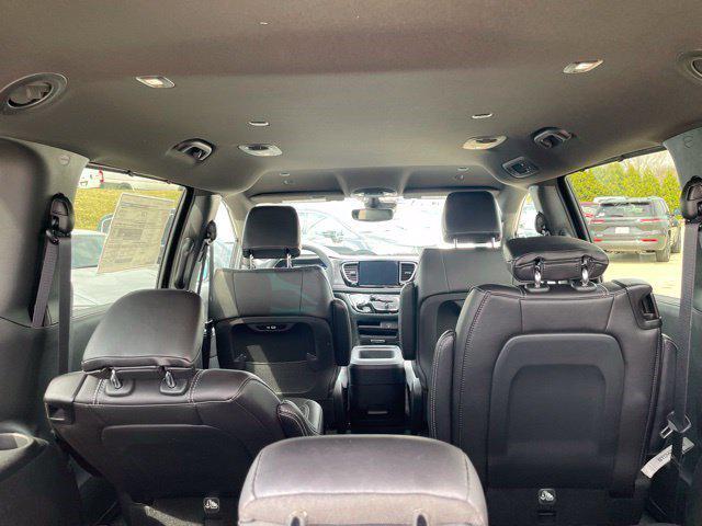 2026 Chrysler Pacifica Select AWD