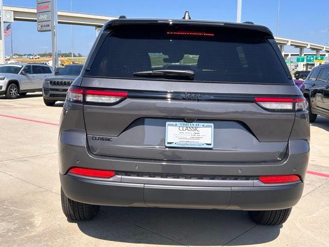 2026 Jeep Grand Cherokee Altitude 4x2