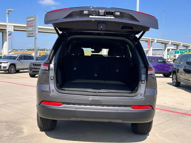 2026 Jeep Grand Cherokee Altitude 4x2