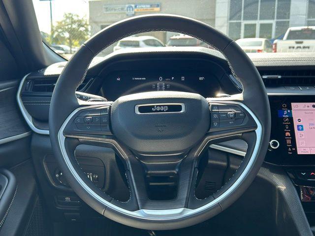 2026 Jeep Grand Cherokee Altitude 4x2