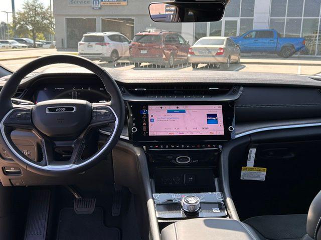 2026 Jeep Grand Cherokee Altitude 4x2