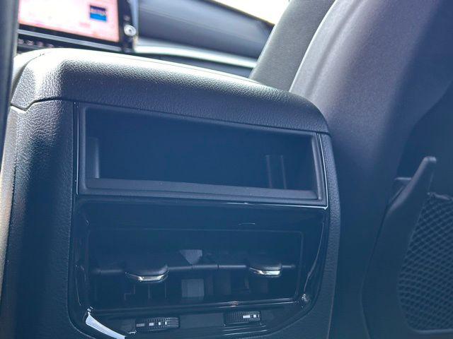 2026 Jeep Grand Cherokee Altitude 4x2