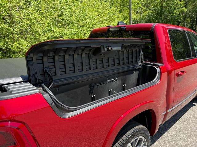 2026 Ram 1500 Tungsten Crew Cab 4x4 5'7" Box